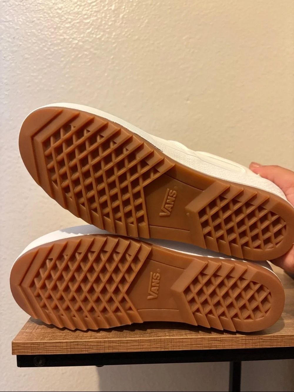 Vans White Platform Slip-On Shoes with Gum Outsole Women’s 8.5 - Picture 2 of 8